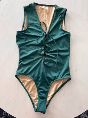Pura Vida Green Solid Tie Front Deep V-Neck One Piece Swimsuit Stretch Regular M